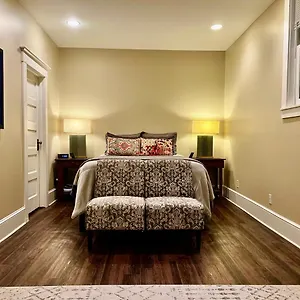 Forest Park Sanctuary Apartment